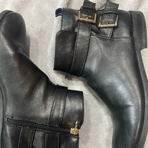 Tommy Hilfiger Black Leather Ankle Boots Size 9 with Gold Tone Zipper